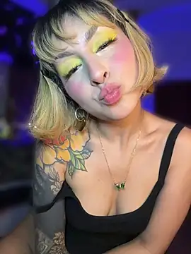 Cinamoonn লাইভ XXX চ্যাট