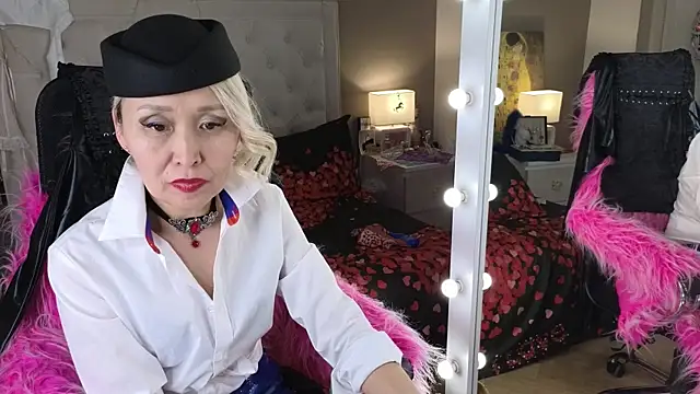 RoxalanaStarのライブXXXチャット