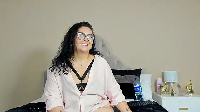 دردشة AlmaraRouge الجنسية المباشرة