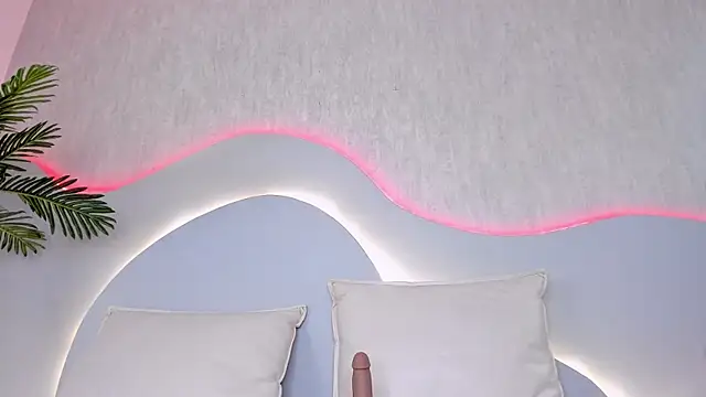 XXX chat uživo modela CannelaSmith