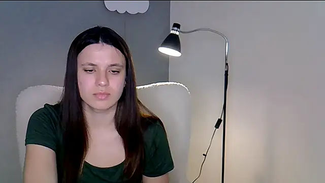 Chatroom XXX en direct de KiraHoney