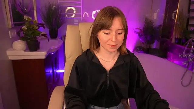 SofiaLuxuryy: онлайн-секс-чат