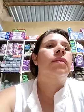 Chat +18 de MIA-LARIOS ao vivo