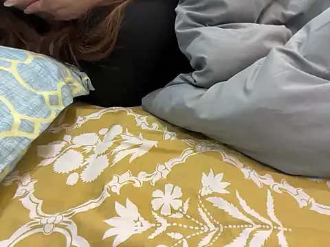 Chat +18 de Nitya_mehra ao vivo