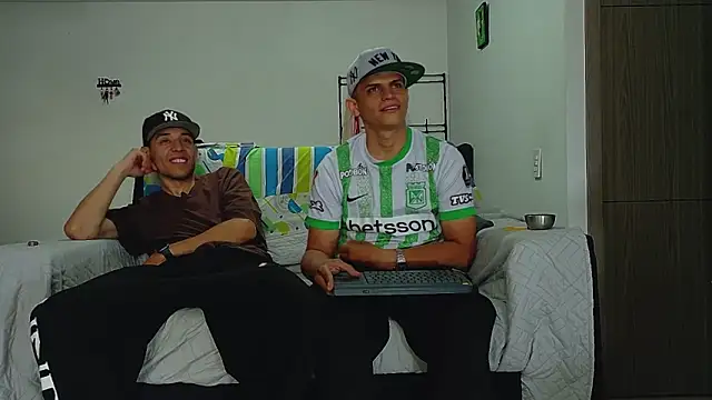 Party_Straight: онлайн-секс-чат