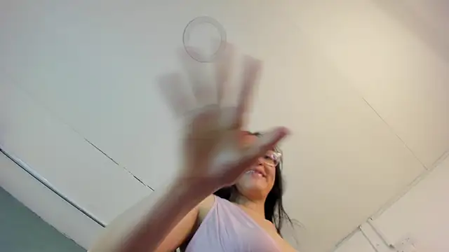 Chatroom XXX en direct de HannaWen_