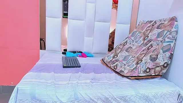 Nicky_hot_69's Live XXX Chat