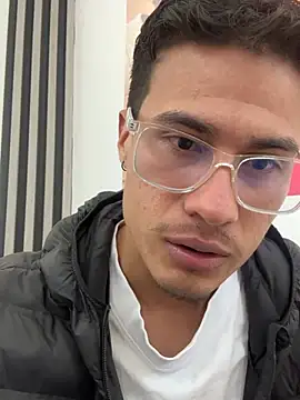 Chat +18 de TavoHot_ ao vivo