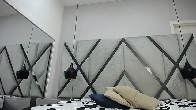 NicolleBakers Pertunjukan Webcam