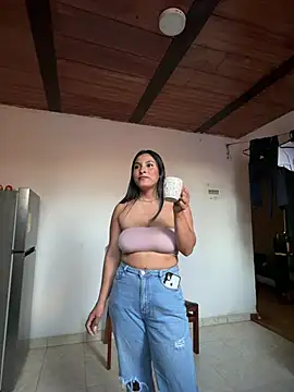 Cami_Leon2 Chat XXX in diretta