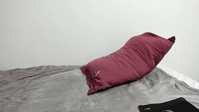 rosasweet02 Show in webcam