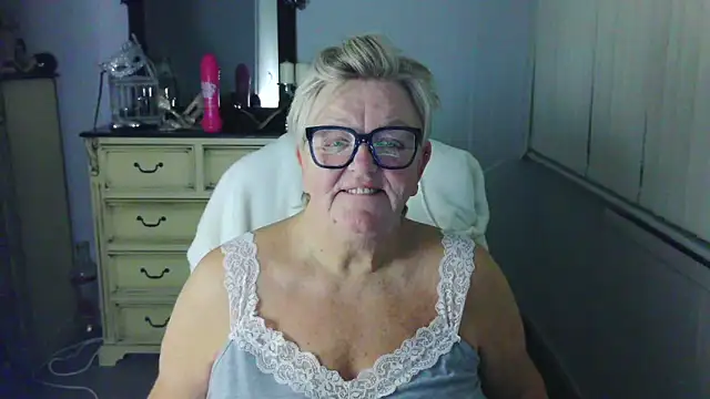 BridgetBlueEyes' Live XXX Chat