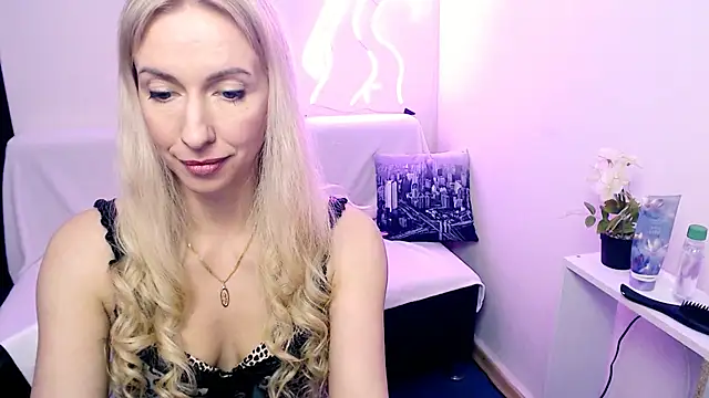 XXX chat uživo modela Cute_Smile_Shy