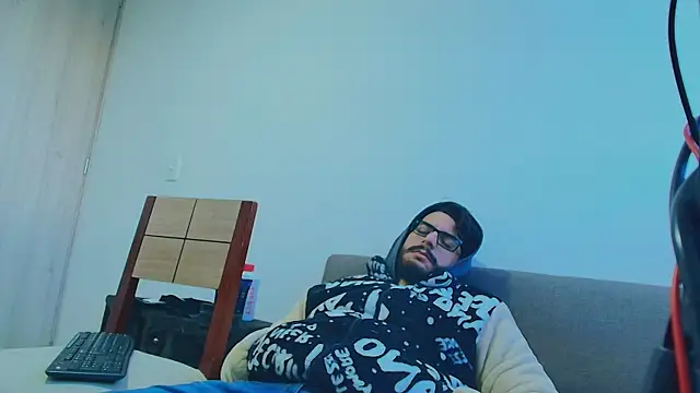 XXX chat uživo modela thomas_gun