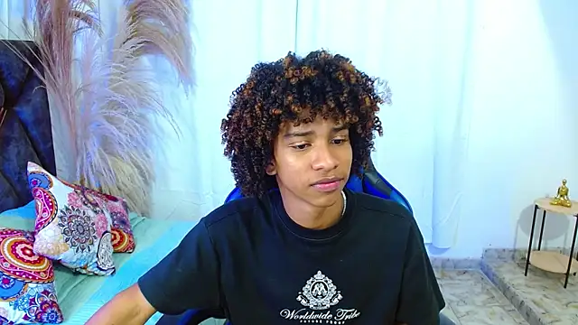 XXX chat uživo modela angelll18_