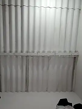 Pokazy przed kamerką – Pussy-Hairy-Horny