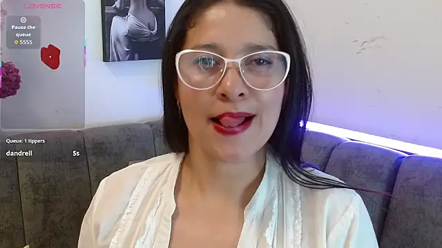 Chat XXX en directo de Alana_steel_1