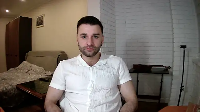 DaddySlava Chat XXX in diretta