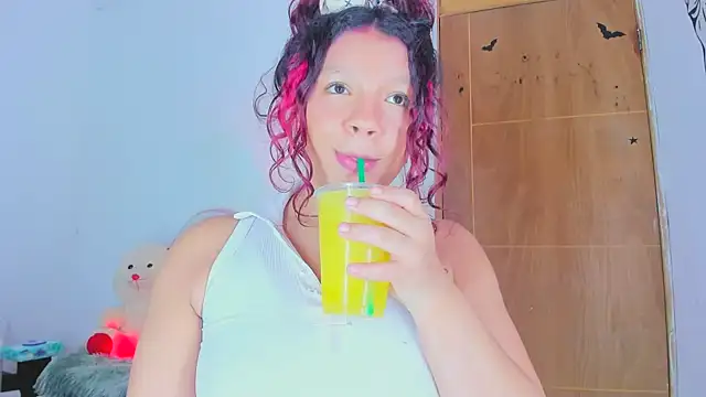 Emily_Coper18's Live XXX Chat