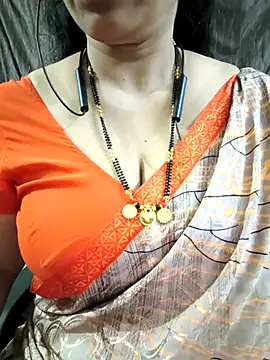 bhuvana_555 Chat XXX live