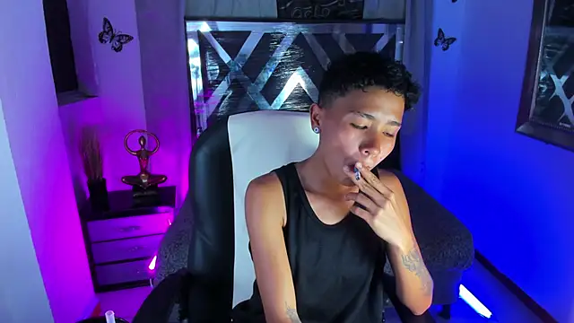 nova_sex01 Adlı Modelin Canlı XXX Sohbeti