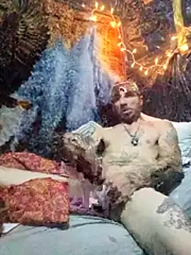 Mrluckstick: διαδικτυακό σόου στην κάμερα