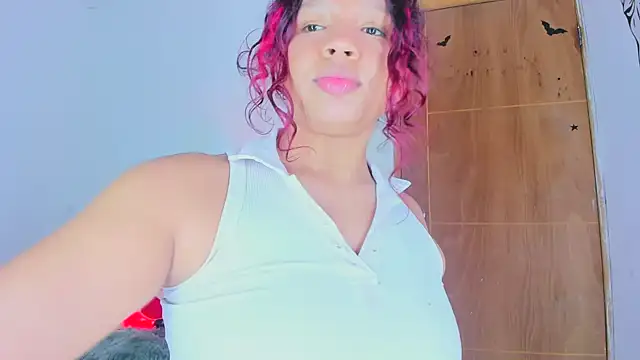 Emily_Coper18のライブXXXチャット