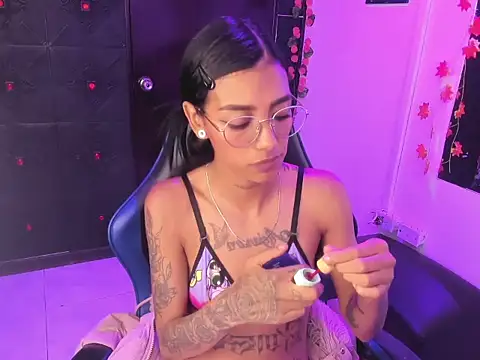 KarlaSlutSkinny__ Live XXX-Chat