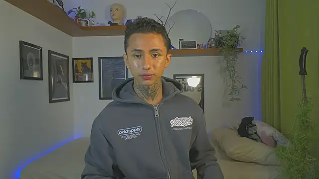 Pertunjukan Kamera Web ArchiGoldd