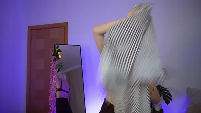 KitsuWaifu's Live XXX Chat