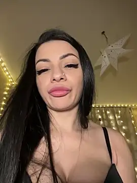 Онлайн чат XXX Layana_Ro