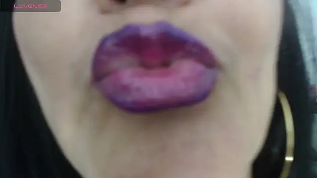 Sharlot_curvyn Live XXX chat