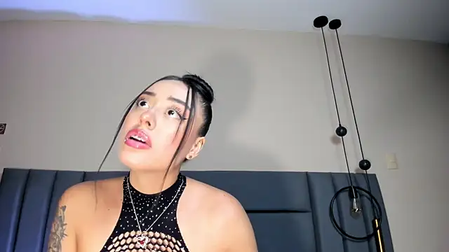 Онлайн чат XXX NoraDasilva