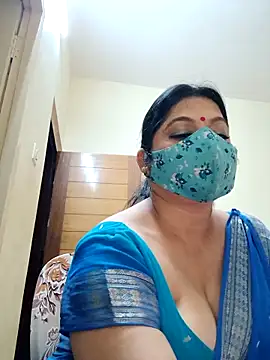 Ratna-777's Live XXX Chat