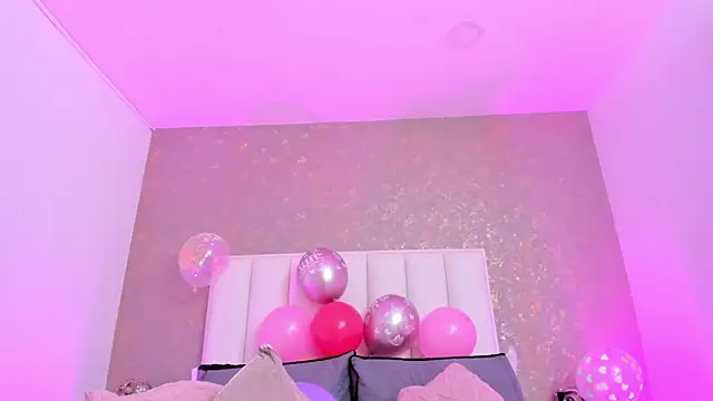 KaylieBrooksn Live XXX chat