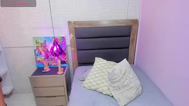 MELANIE_VEGA Live XXX-Chat