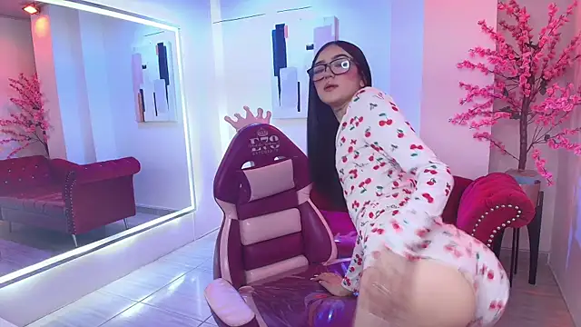 Emily_andrews: онлайн-секс-чат