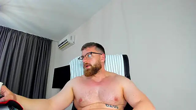 Findom_guy webkamerás műsora