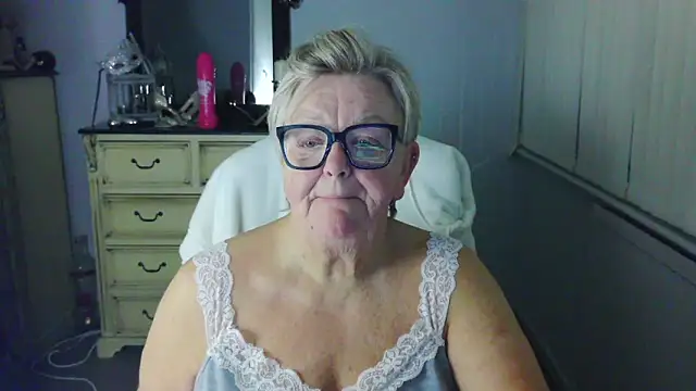 BridgetBlueEyes' Live XXX Chat