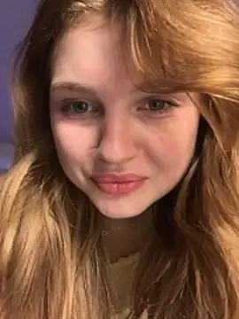 Emaline_Fane 라이브 XXX 채팅