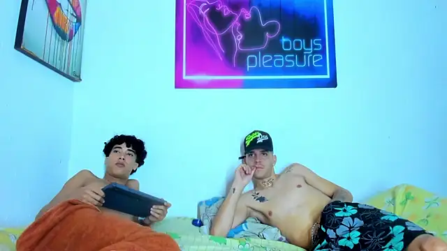 عرض كام Pleasure_boys_hot