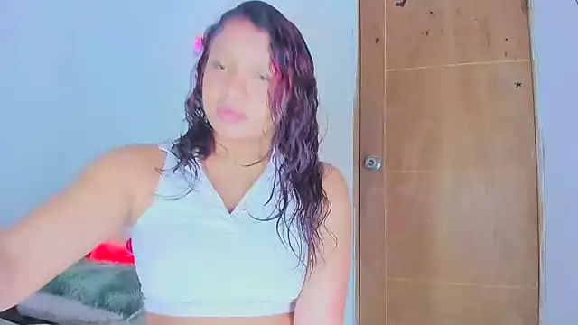 Emily_Coper18 élő XXX-chatje