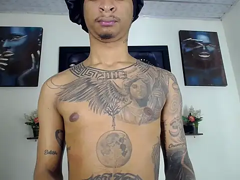 Tatoo_Noah Adlı Modelin Web Kamerası Şovu