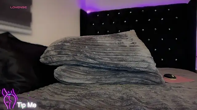 NaughtyJedGirl's Live XXX Chat