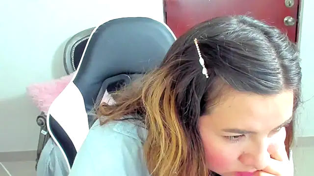 __Emma__11__Lecat_'s Live XXX Chat