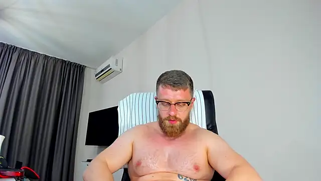 Show modela Findom_guy na web-kameri