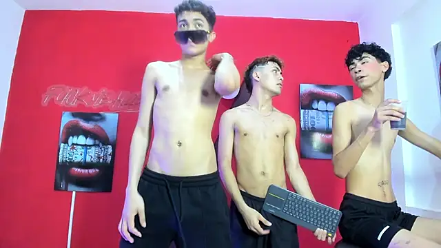 AVENGER_BOYS2026 Show Webcam