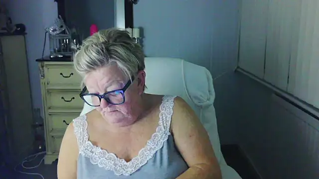 BridgetBlueEyes Chat XXX live