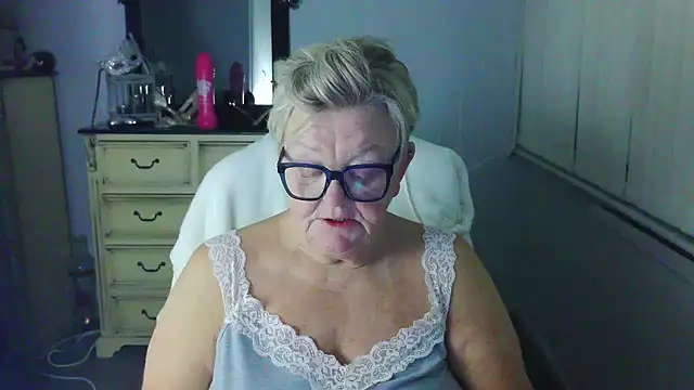 BridgetBlueEyes' Webcam Show