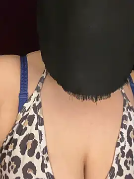 عرض كام RooVaaN-Xx